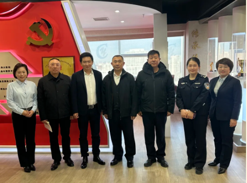 天津海關緝私局領導走訪天津出入境檢驗檢疫協會及執(zhí)行會長單位永誠世佳